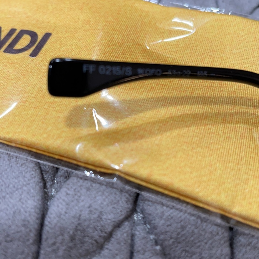 Fendi sunglasses 215 - Picture 4 of 10